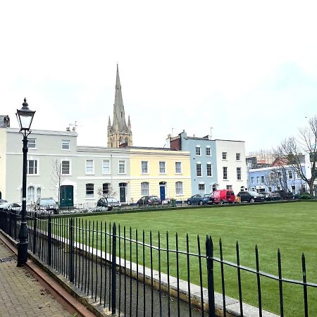 Am Living - Cheltenham Town Centre - St Georges Square Exterior foto