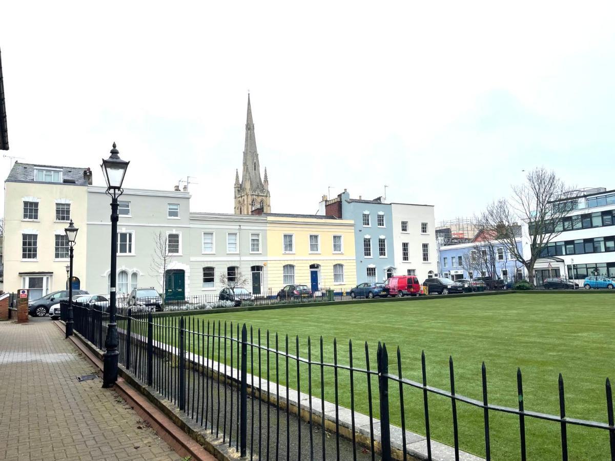 Am Living - Cheltenham Town Centre - St Georges Square Exterior foto